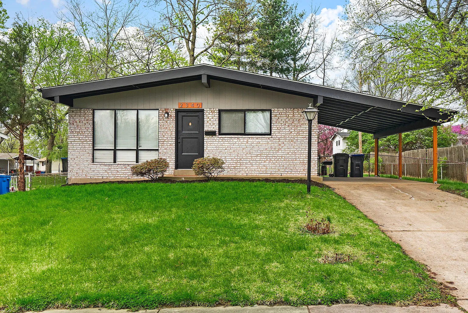 2340 Dove Dr photo 1
