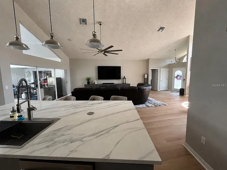 18561 Winding Oaks Blvd — Photo 10