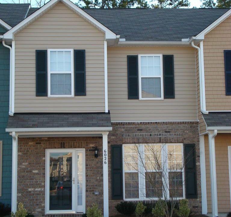 Immaculate brick front