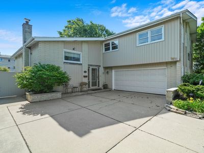 10409 S Karlov Ave, Oak Lawn, IL, 60453