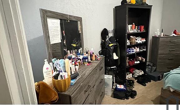 5th image of 221 Meredith St #1