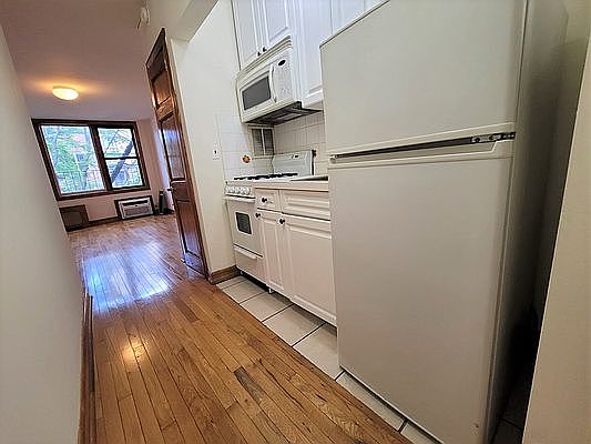 2nd image of 205 W 13th St #6X