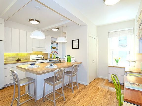 4th image of 1435 Lexington Ave APT 6E