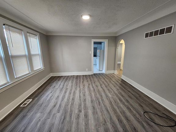 3rd image of 5511 Somerset Ave