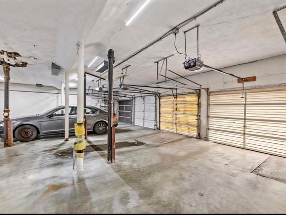 5th image of 10316 Forest Brook Ln APT A