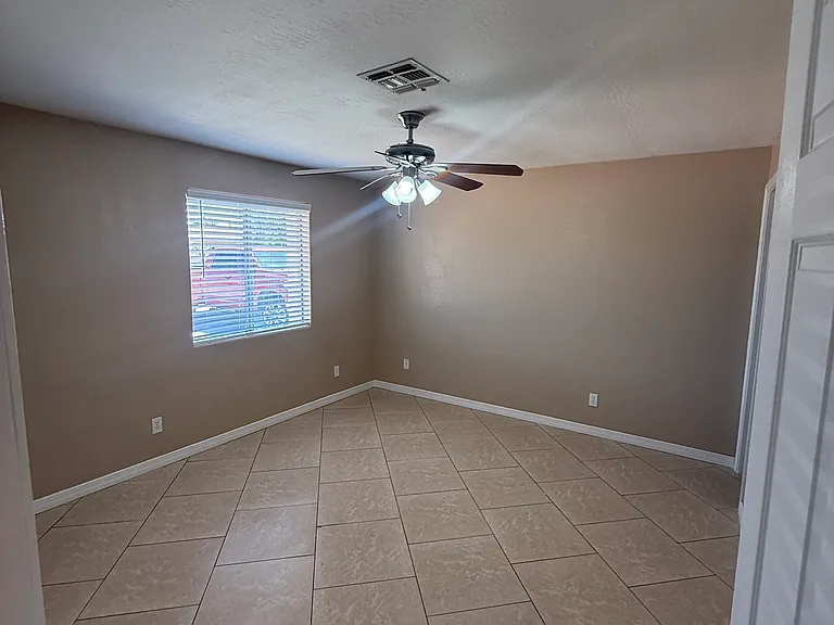 3628 W Oregon Ave — Photo 8
