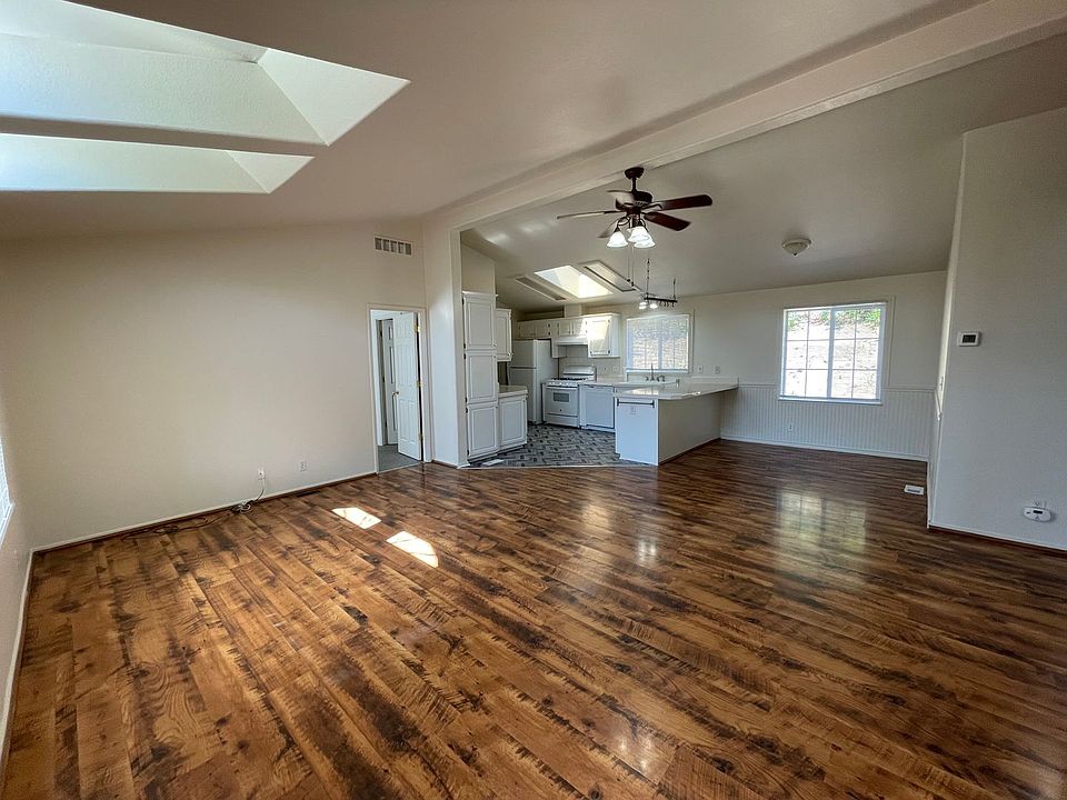 1873 Mountain View Ave UNIT 2, Petaluma, CA 94952 | Zillow