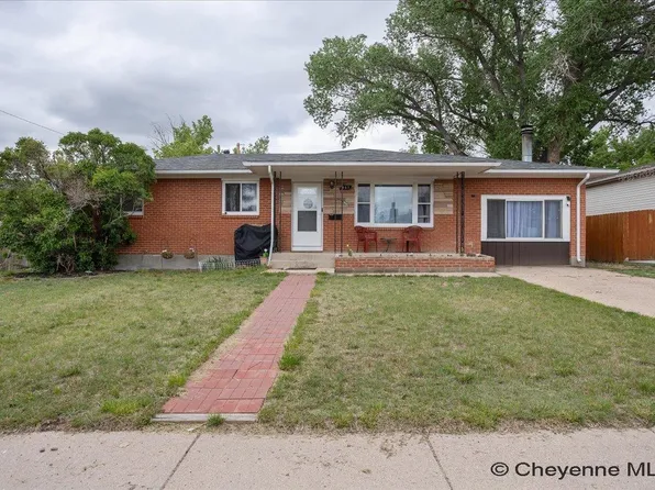 857 Cleveland Ave, Cheyenne, WY 82001
