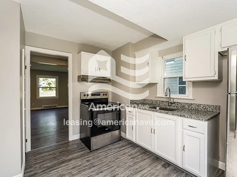 1115712_006_kitchen_6.jpg