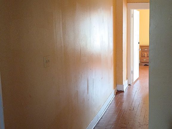 5th image of 21 S Alder St