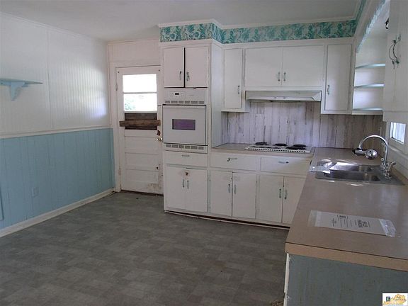 5th image of 752 E Maple St