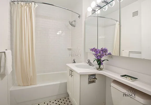 Rented by Town Residential | media 4