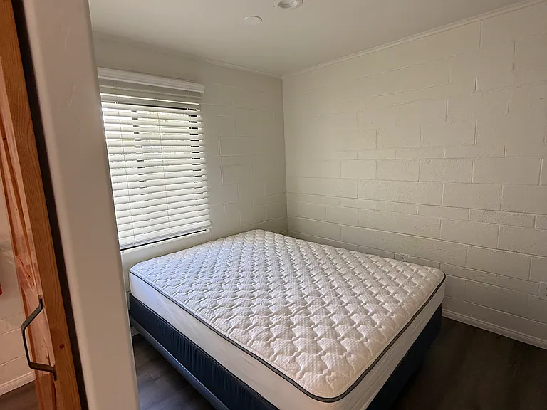 324 E Carrillo St #B — Photo 8