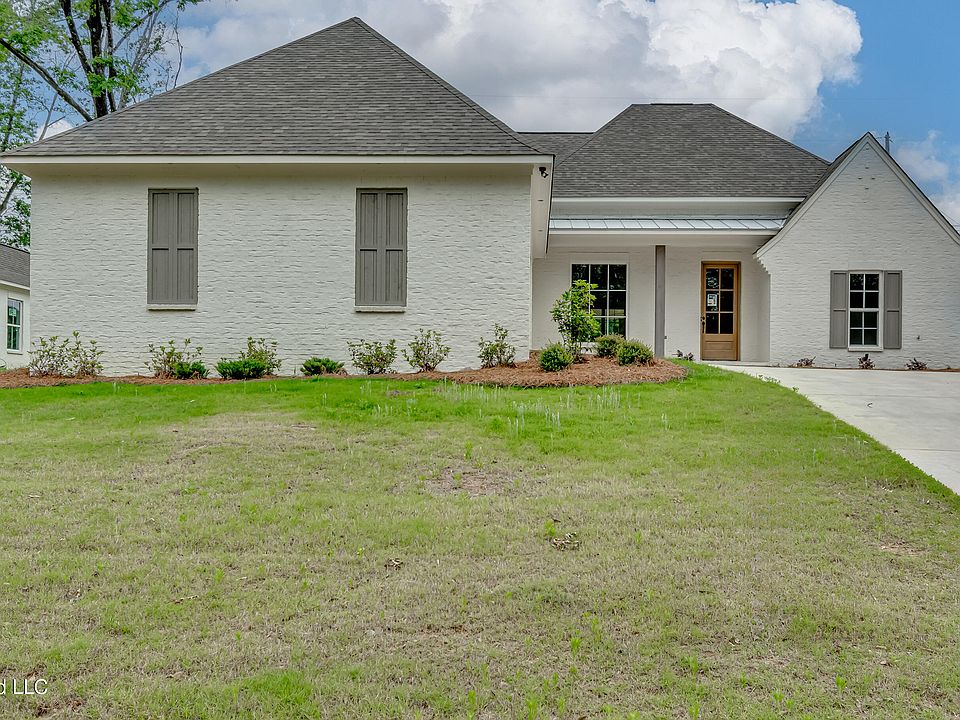 1st image of 124 Grayson Way