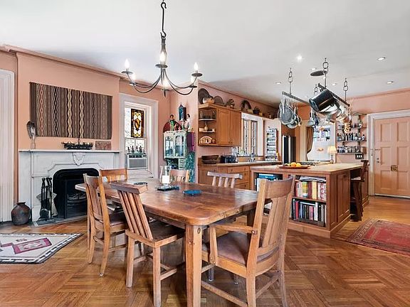 4th image of 17 W 10th St APT 5
