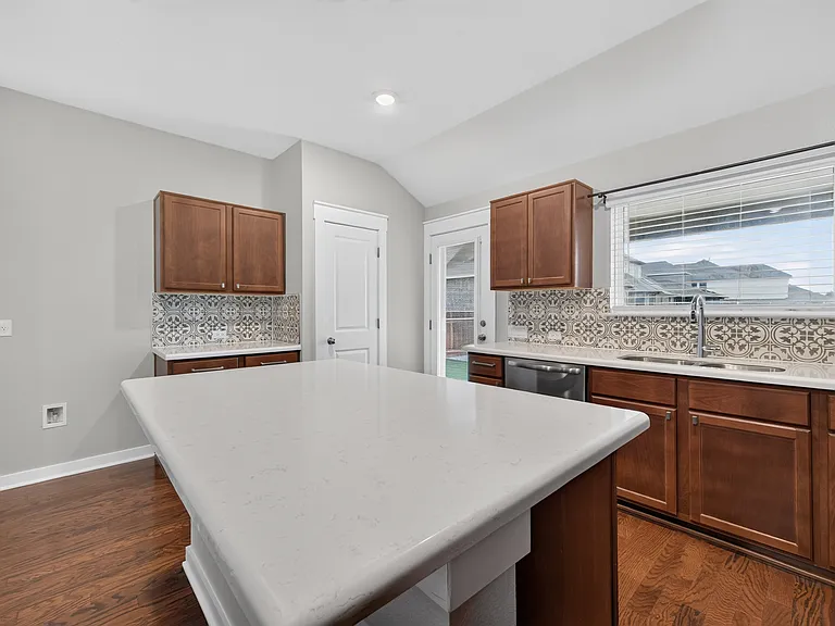 6904 Pleasanton Pkwy — Photo 23