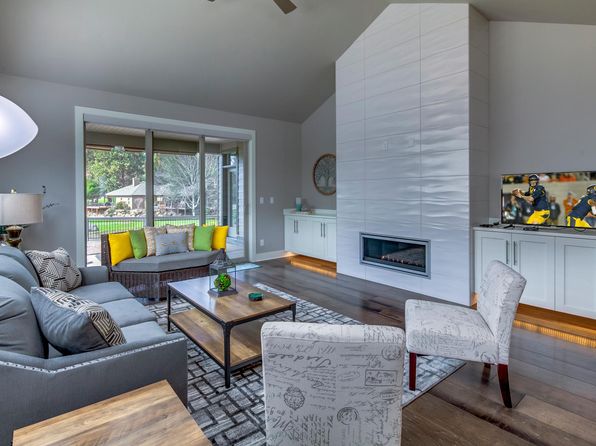 2603 NW Rippling River Ct