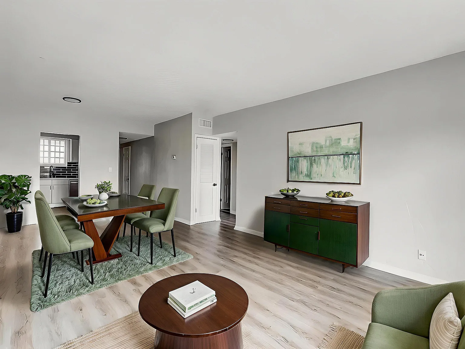Sea Spray Apartments — Photo 2