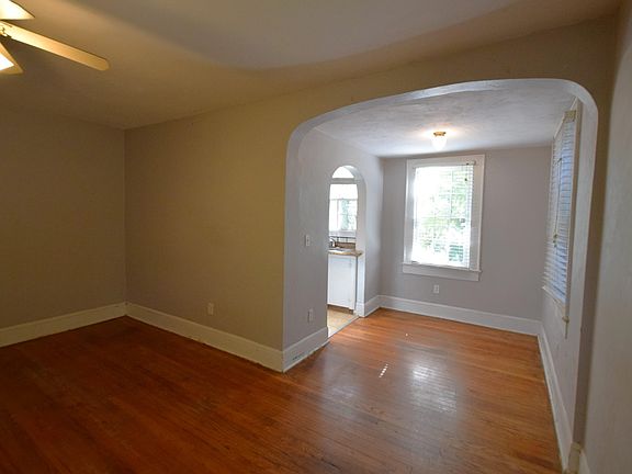 5th image of 716 Edgewood St