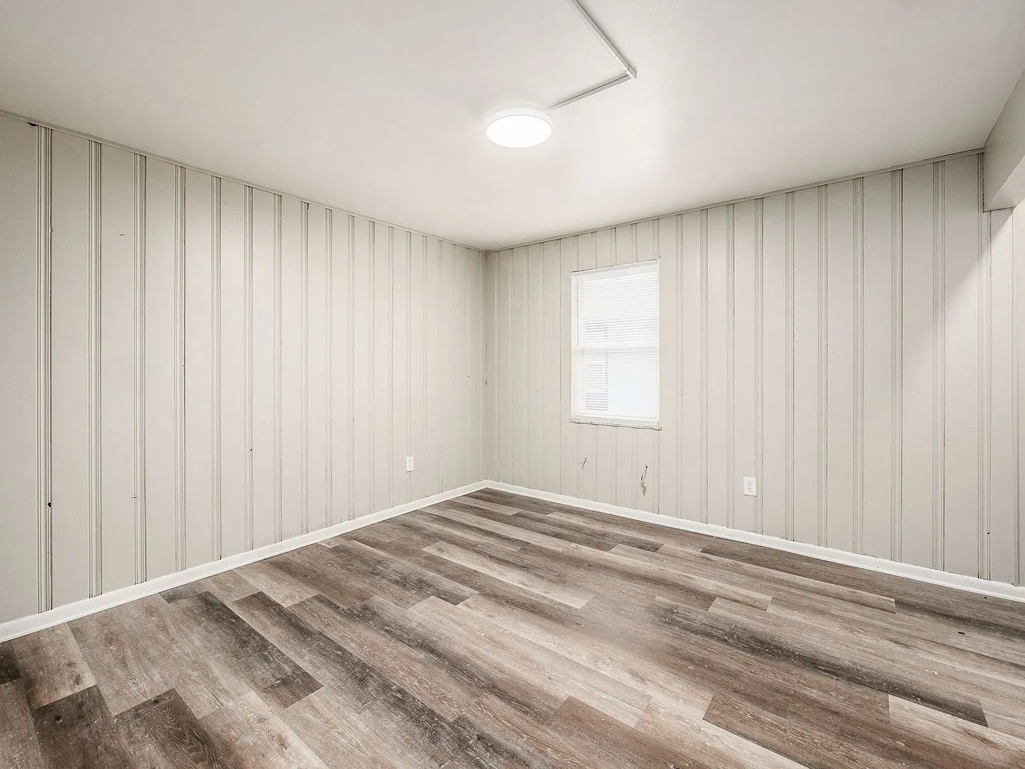 1 bed, 1.0 bath, $830 — Photo 2