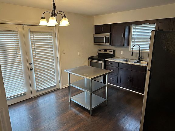 4th image of 200 Glenrose Ct