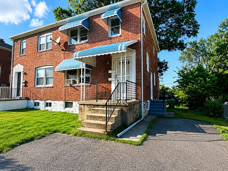 2910 Clearview Ave — Photo 1
