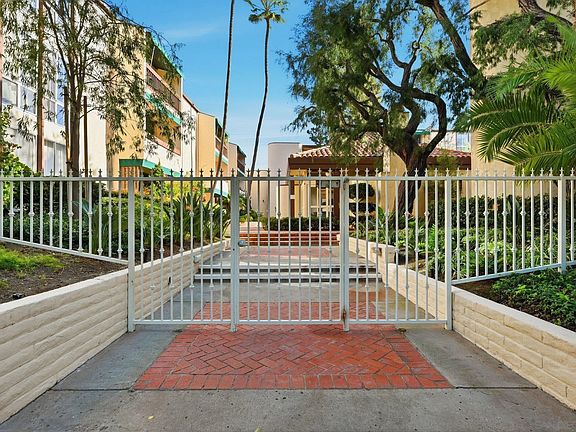 2nd image of 6455 La Jolla Blvd Unit 155