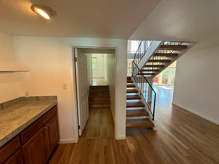 18 Pepper Way — Photo 46