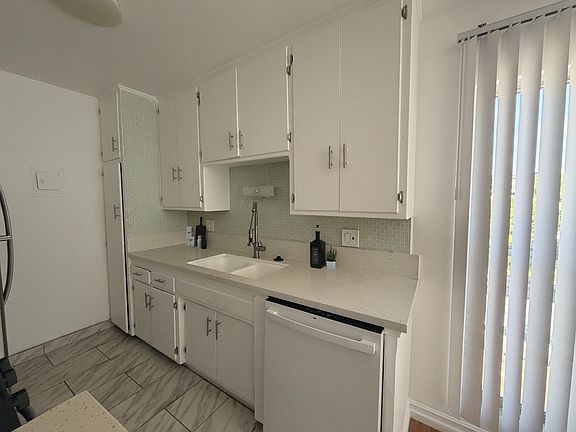 5th image of 3426 Vinton Ave APT 9