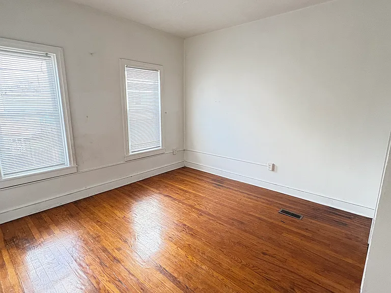 30 N Franklin St — Photo 4