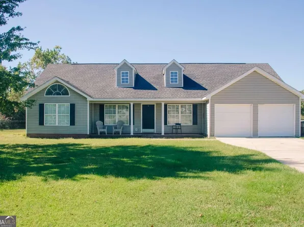 1236 Vo Tech Dr, Fitzgerald, GA 31750