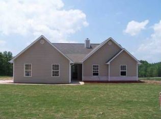 8272 Mountain Glen Dr, Clermont, GA 30527