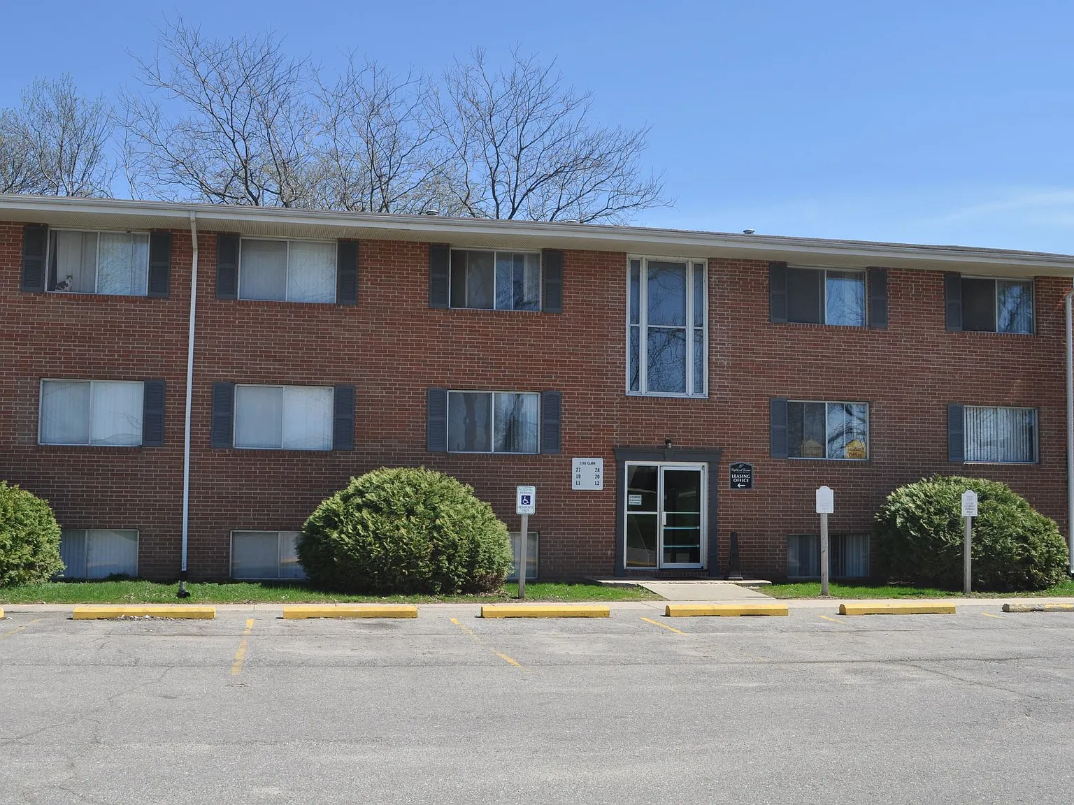 2106 Clarkview — Photo 3