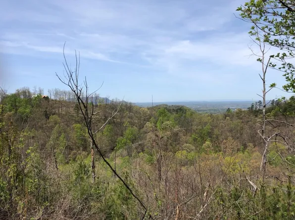 Sanders Ln, Sevierville, TN 37876