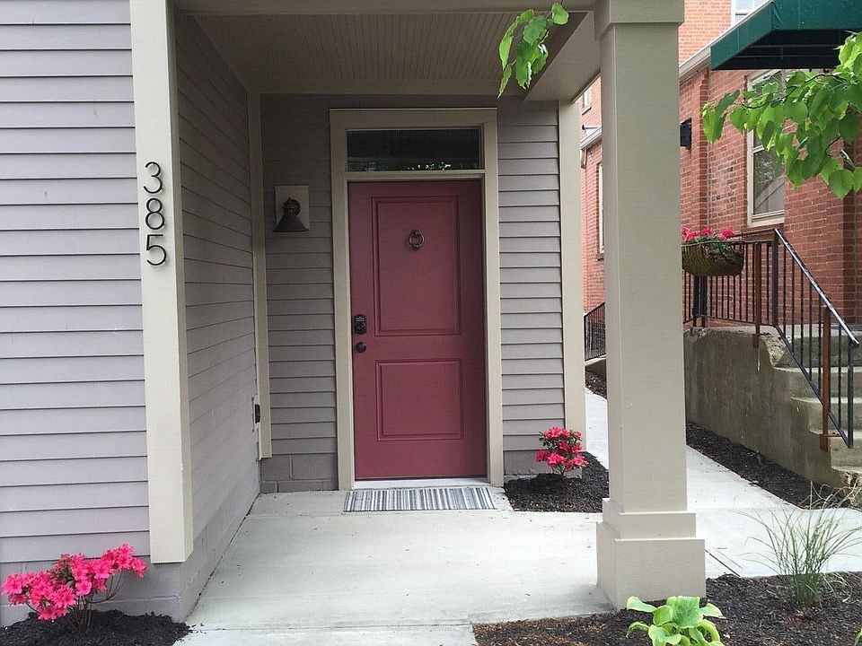The inviting covered front entrance.