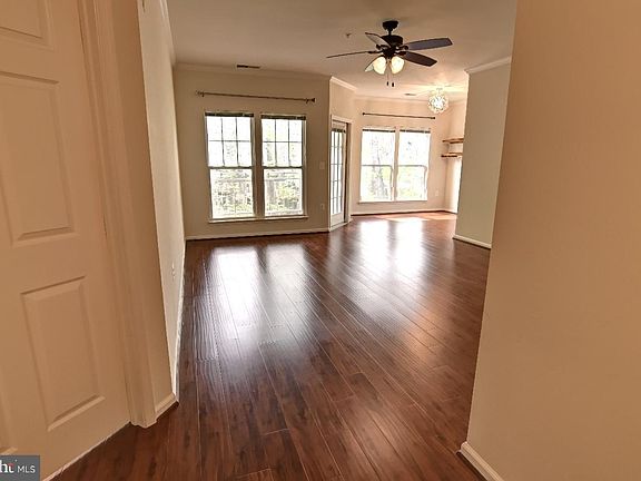 4th image of 1501 N Point Dr APT 202