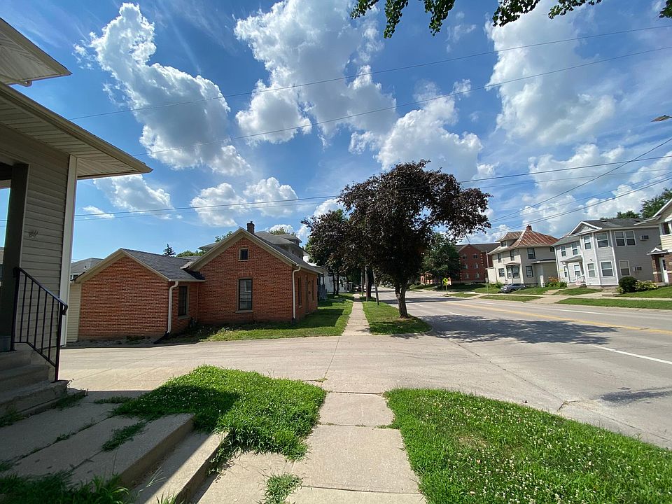 2nd image of 420 N Dubuque St #5