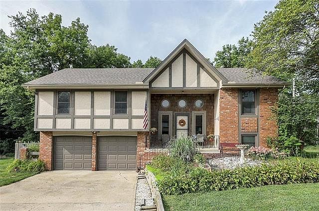 1st image of 8425 Corona Ave