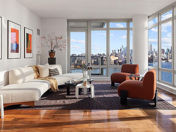 3rd image of 2 Northside Piers APT 25P