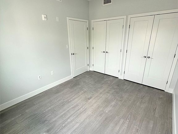 5th image of 118 Old Colony Ave #202