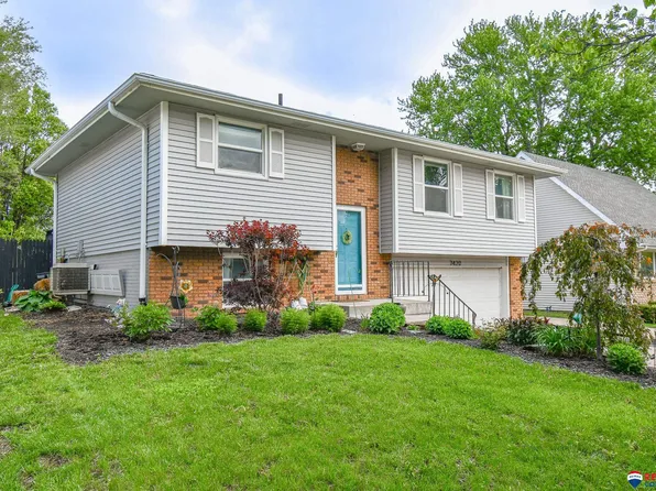 7420 Eagle Dr, Lincoln, NE 68507