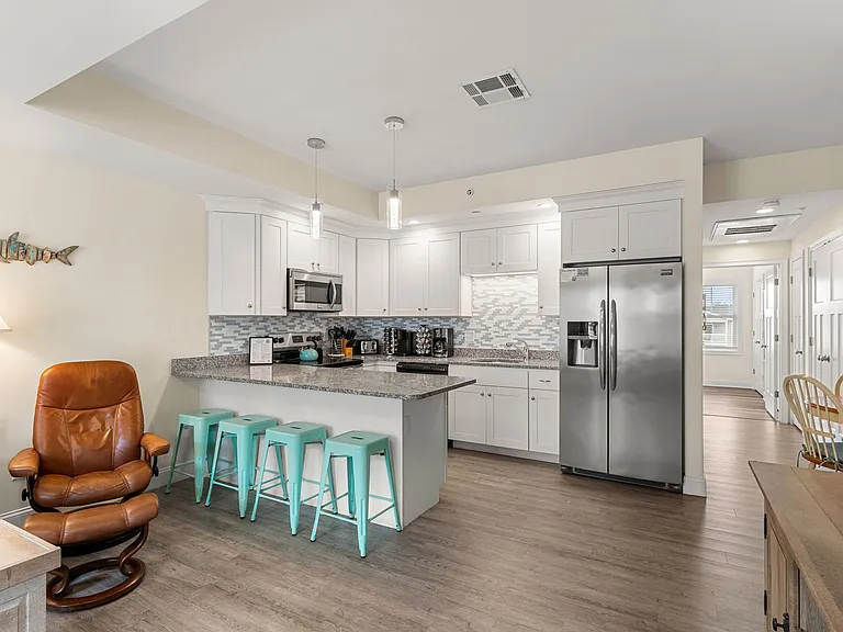 128 Ashworth Ave #309 — Photo 18