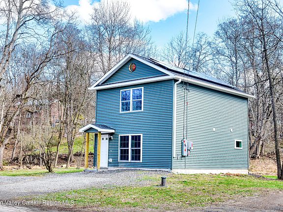 2nd image of 560 Berme Road