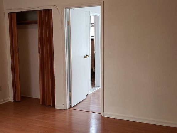4th image of 2738 E 19th St #D3-1