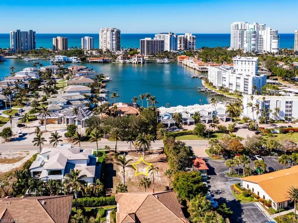 3940 Crayton RD, NAPLES, FL 34103