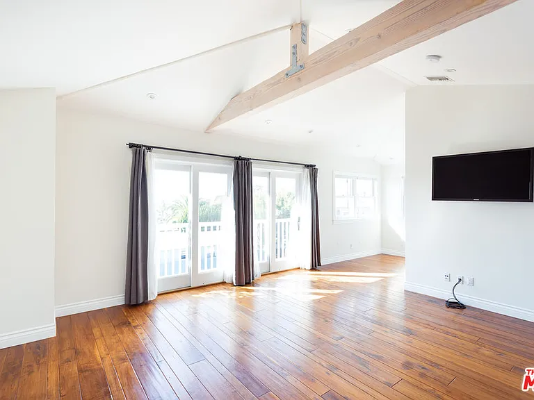 702 Pacific Ave — Photo 17