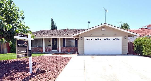 1st image of 438 Greenwood Dr