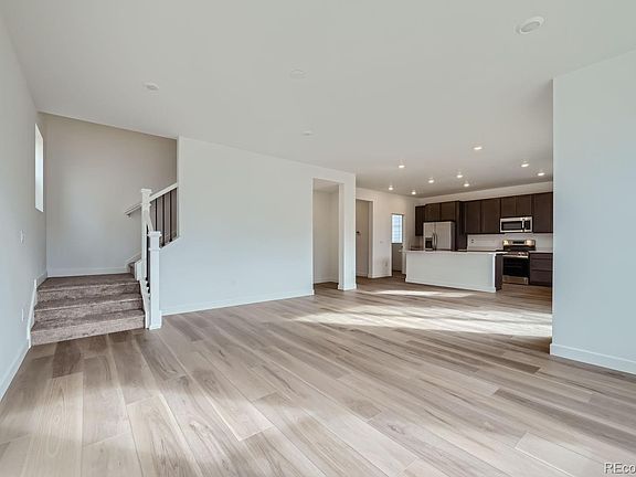 3rd image of 5566 Wisteria Avenue