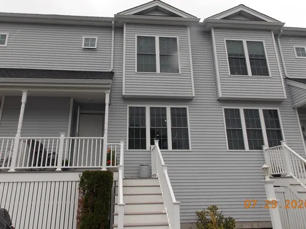 1 Paradise Ln Unit J3, Whitman, MA 02382