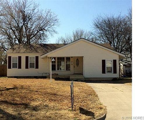 1st image of 1002 E Kiowa Ave